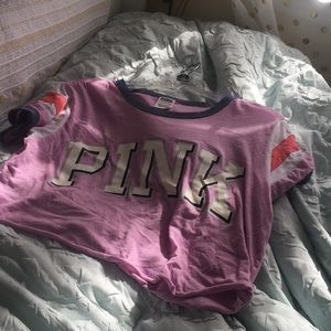 Cropped VS pink tshirt